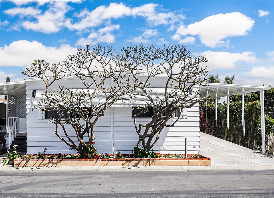 1st image of 320 N Park Vista St Space 12