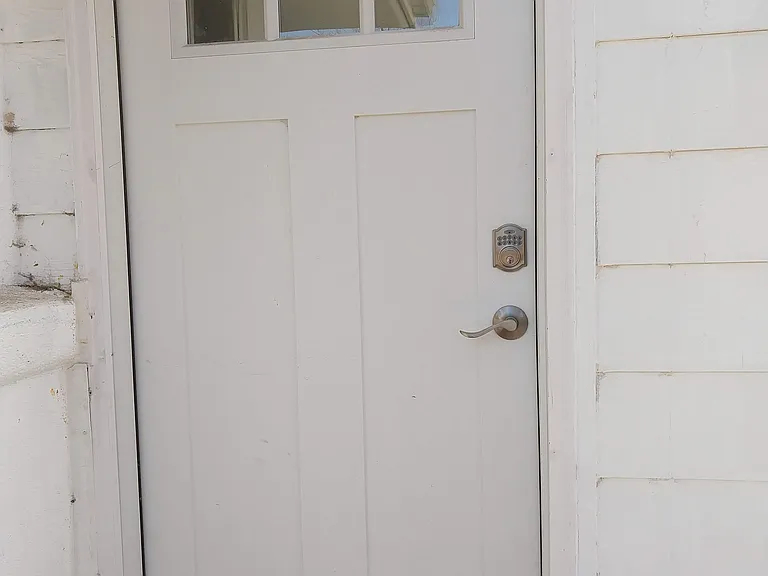 Owens St — Photo 2