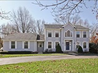 5118 Glen Oaks Dr NE, Rockford, MI 49341