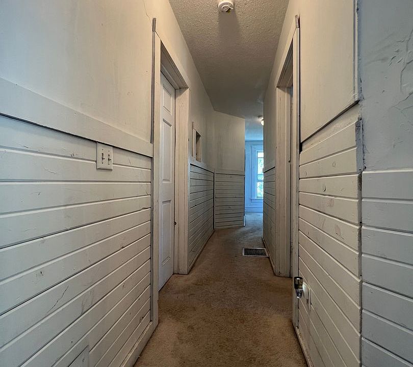 1st image of 216 16th St S