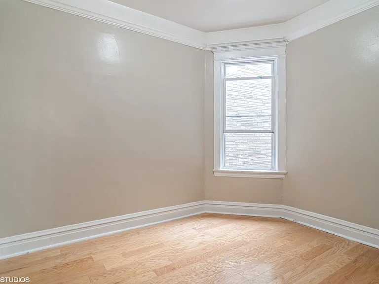 2834 N Rockwell St #2 — Photo 8