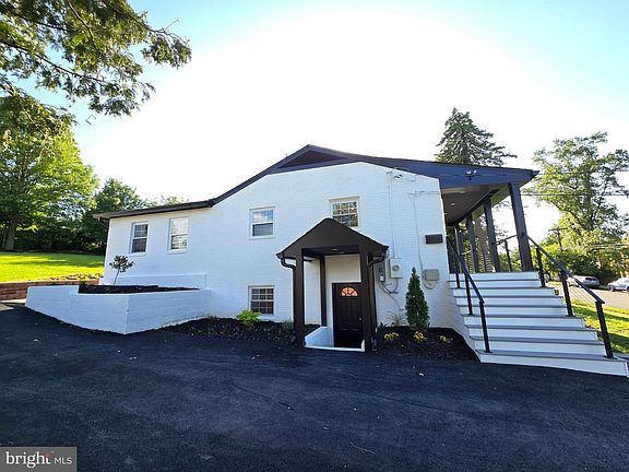 3rd image of 6065 Munson Hill Rd