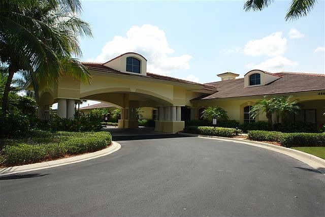 Clubhouse Front