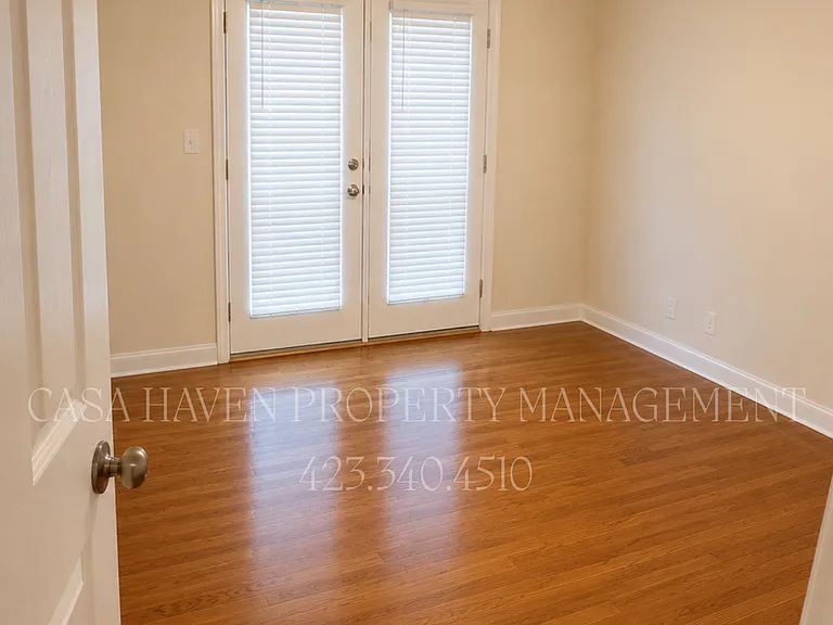 122 Leach Dr #104 — Photo 5