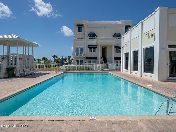 3rd image of 8600 Ridgewood Ave #2206