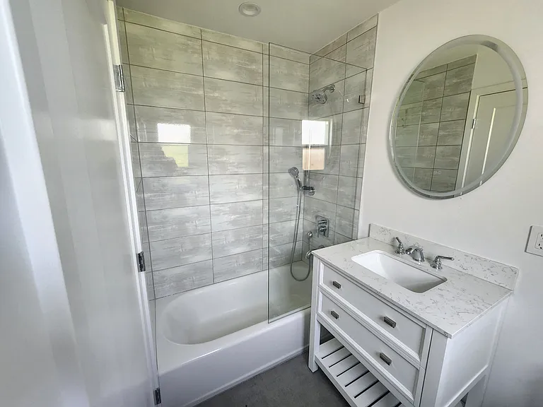10146 Fernglen Ave #B — Photo 2