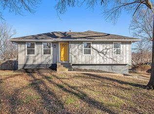 303 NE Sharon Dr, Lees Summit, MO 64063