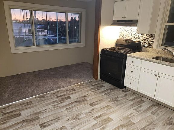 2nd image of 507 Shirley St APT 6
