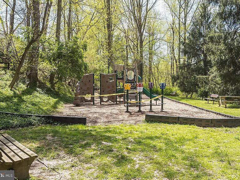 1849 Greenplace Ter — Photo 19
