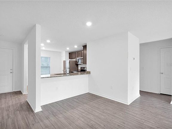 5th image of 1081 Lake Arbor Ct