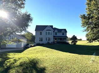 9260 Oakcrest Dr, Lenexa, KS 66227
