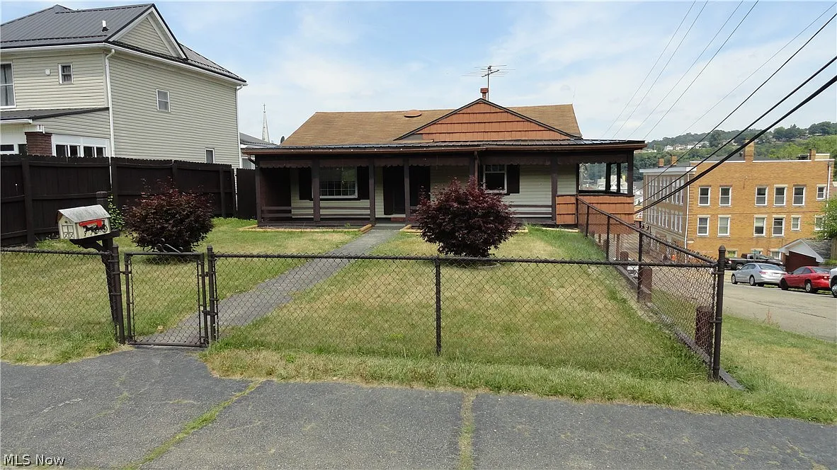 265 Indiana Ave photo 1
