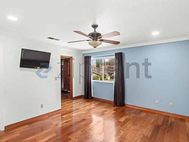 44 Bridlepath Ct — Photo 21