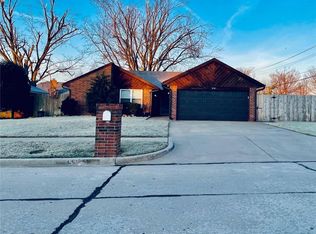 518 Rambling Oaks Dr, Norman, OK 73072