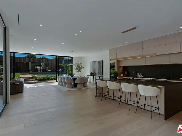 4939 Petit Ave — Photo 12
