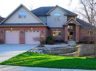 7102 Starling Dr, Schererville, IN 46375