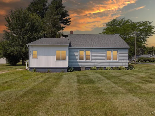 201 W 3rd St, Gladwin, MI 48624