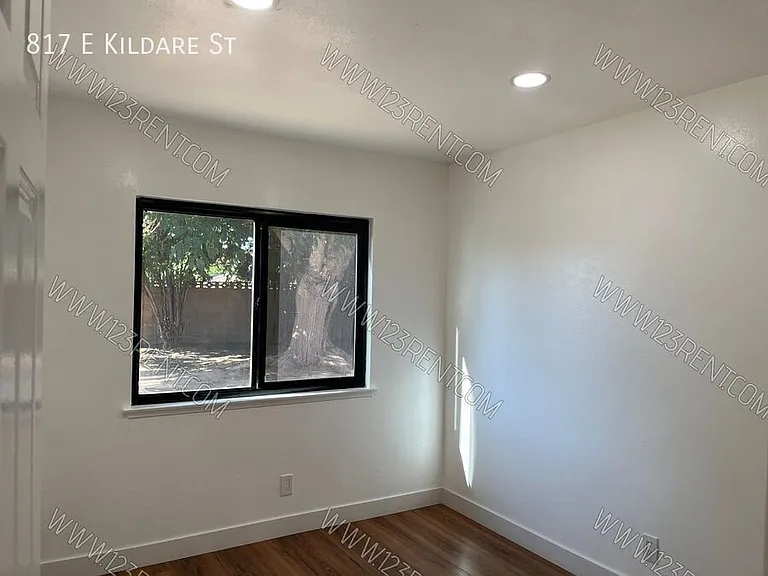 817 E Kildare St — Photo 20