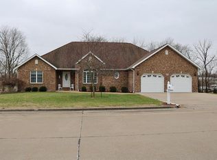 701 Ridge Dr, Perryville, MO 63775