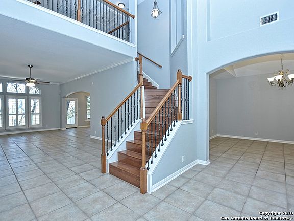 4th image of 1115 Walkers Way