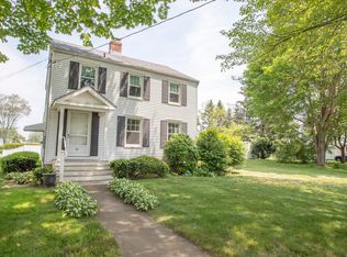 62 Lynde St, Old Saybrook, CT 06475