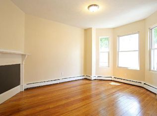 116 Everett St #1, Boston, MA 02128