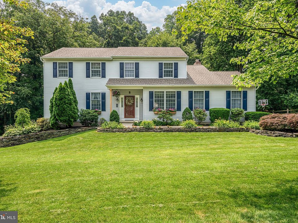 1st image of 454 Creekside Dr