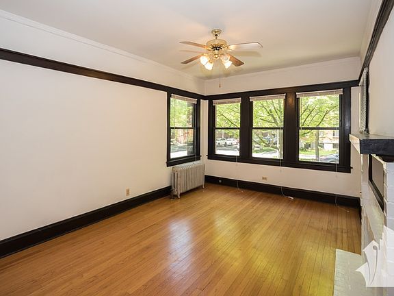 3rd image of 1448 W Cornelia Ave #2