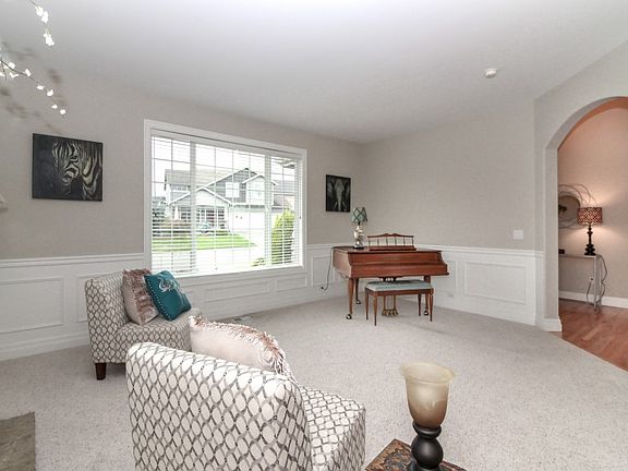 4th image of 16925 135th Avenue Ct E