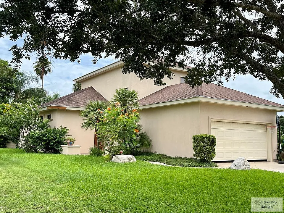 423 Palm Valley Cir