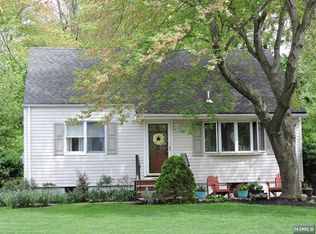 735 Newcomb Rd, Ridgewood, NJ 07450