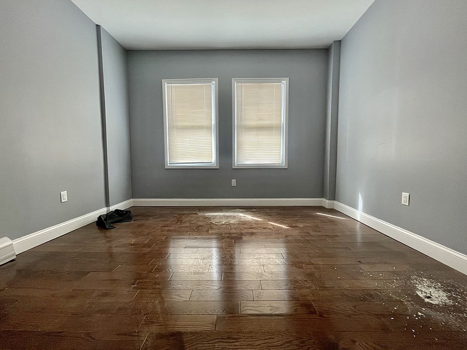 2nd image of 434 Avenue C #12E