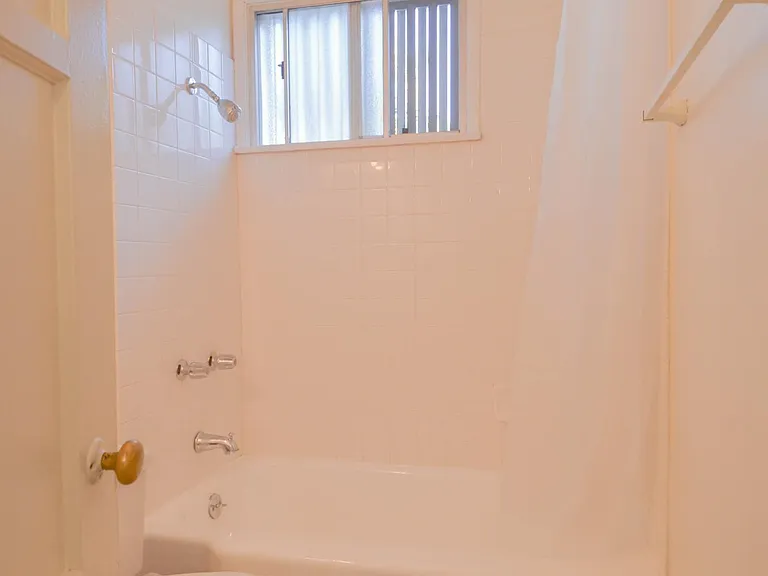 3837 Los Feliz Blvd #9 — Photo 15