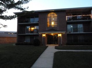 5030 Circle Dr APT 103, Crestwood, IL 60445