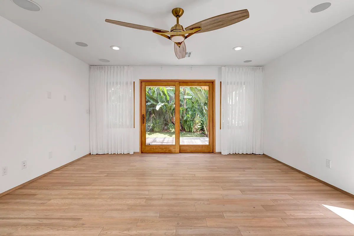 2 bed, 845 sqft, $4,950 — Photo 4