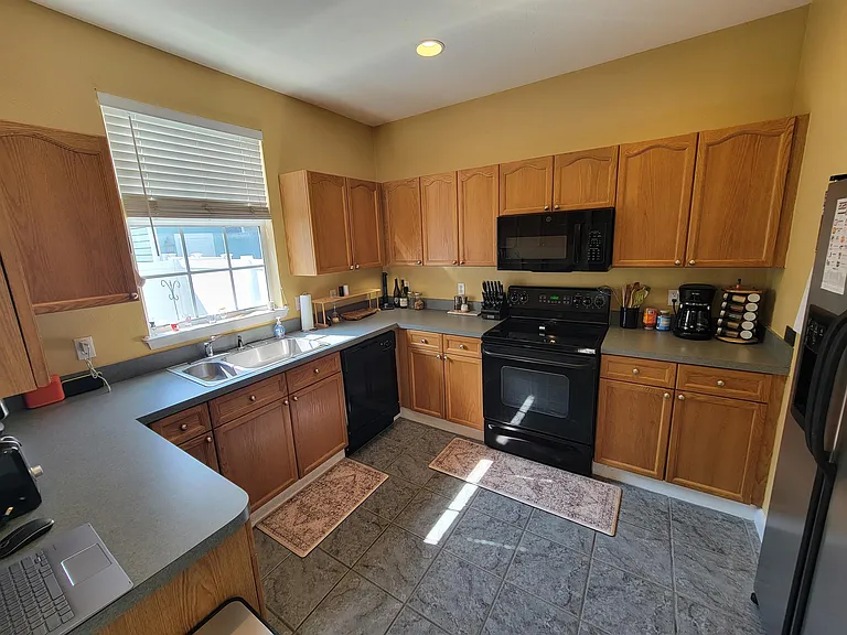 4278 Avon Park Cir — Photo 6