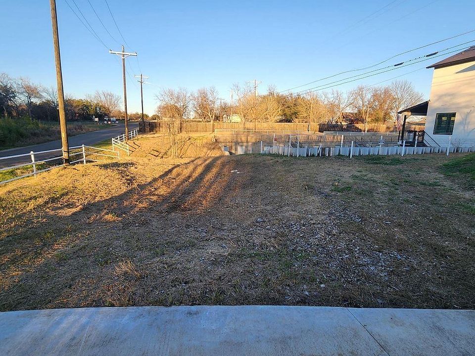 2nd image of 940 Euel Moore Dr Lot 1