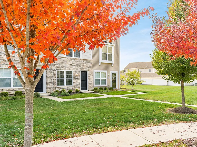 353 Laurel Creek St — Photo 3