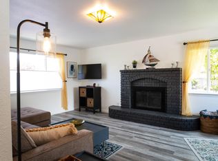 2032 Shamrock Dr, Fortuna, CA 95540