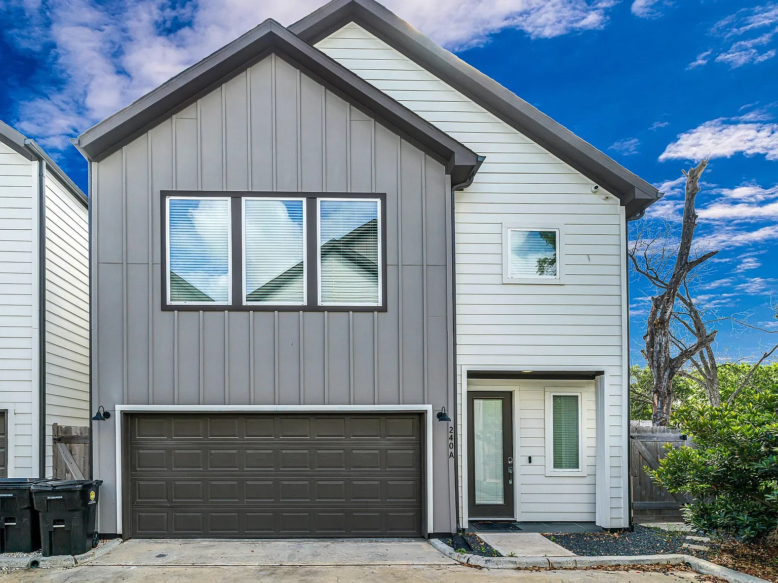 240 Julia St — Photo 2