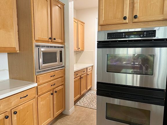 4th image of 1550 Glencrest Dr