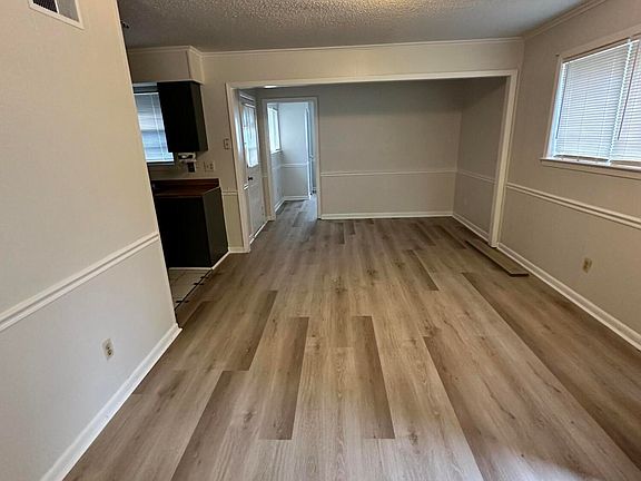 3rd image of 8461 Southaven Cir W