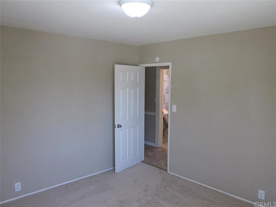 2nd image of 2109 W 12th St