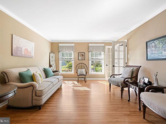 5th image of 535 Olivia Way