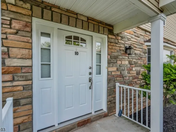 10 Harvey Ct, Clark Twp., NJ 07066