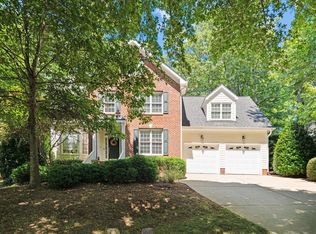 104 Branchside Ln, Holly Springs, NC 27540
