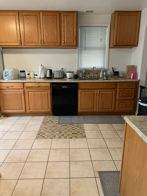 3 bed, 1088 sqft, $2,200 — Photo 4