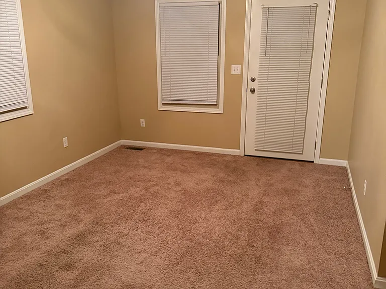 318 W Kenwood Way #1 — Photo 5