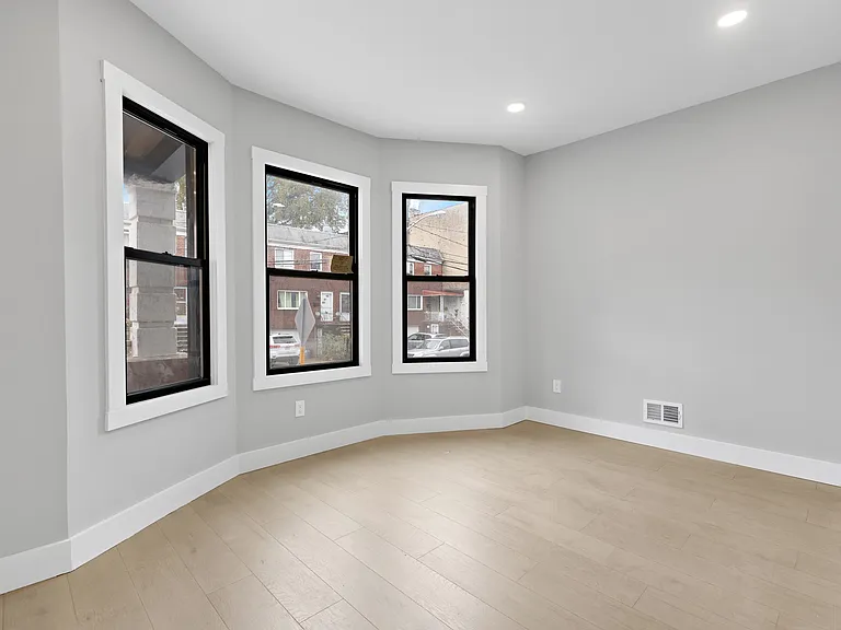 152 Van Reipen Ave #2 — Photo 8