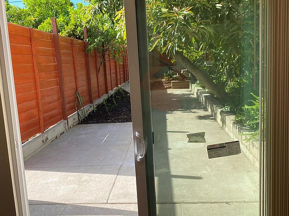 3rd image of 2060 1/2 Hornblend St